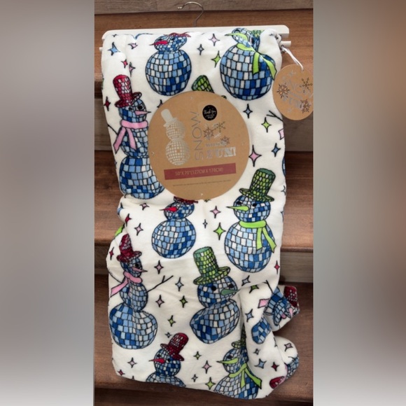 Super Cute Snowman ☃️ Disco plush blanket throw 50” x 70” by Snow Much Fun - NEW - Picture 4 of 9